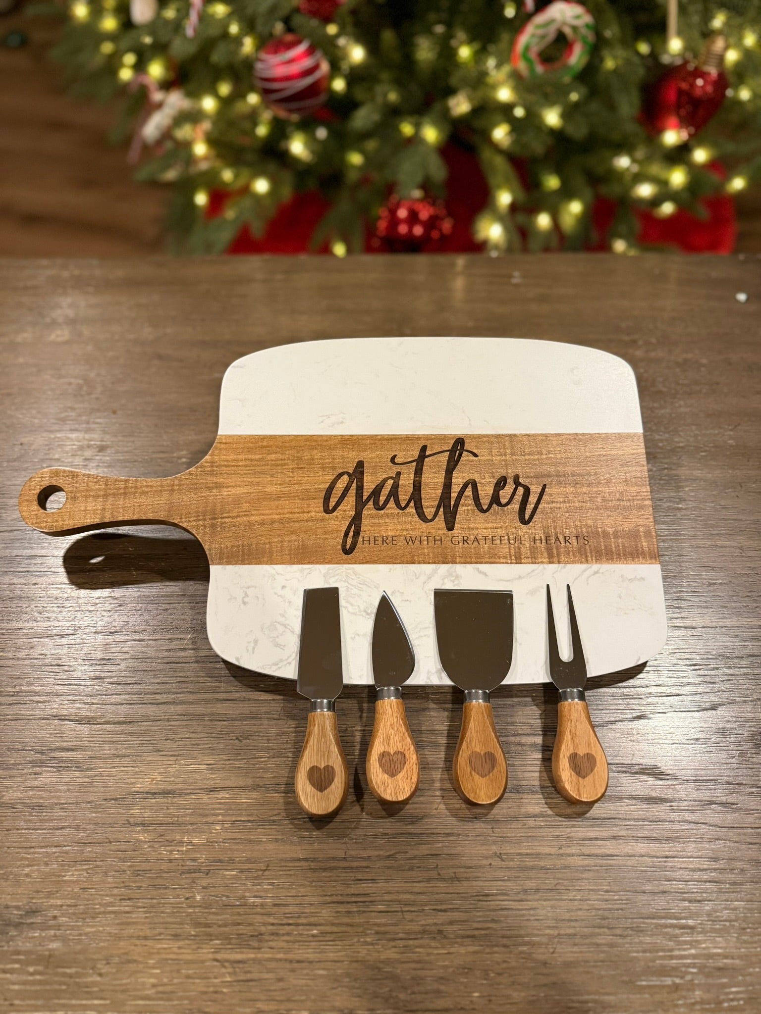 Engraved marble and acacia wood serving board set